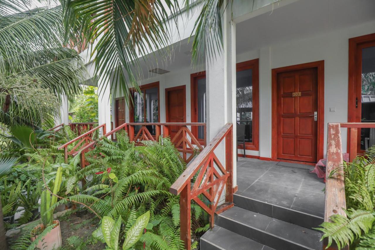 Aqua Blu Thoddoo Hotel Exterior photo